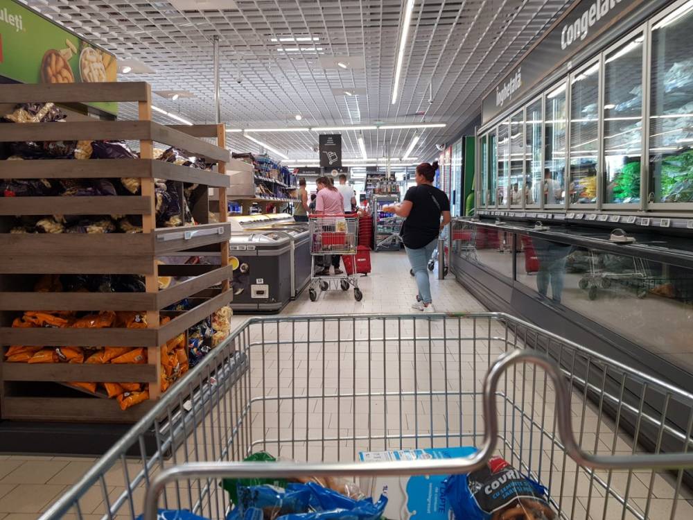 Többet költöttek tavaly élelmiszerre a romániai polgárok, de kevesebb termékre futotta