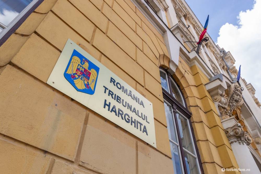 Eddig tartott a kétnyelvűség: román nyelvűre cserélték a táblát