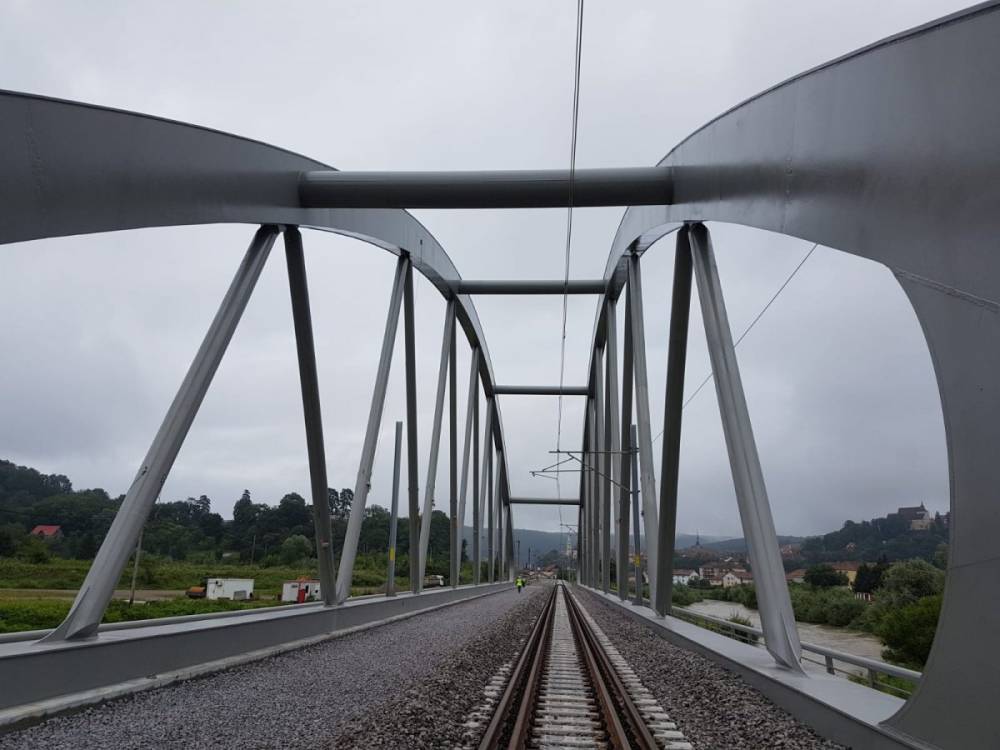 Három Brassó megyei vasúti völgyhidat újítanak fel összesen több mint száz millió lejből