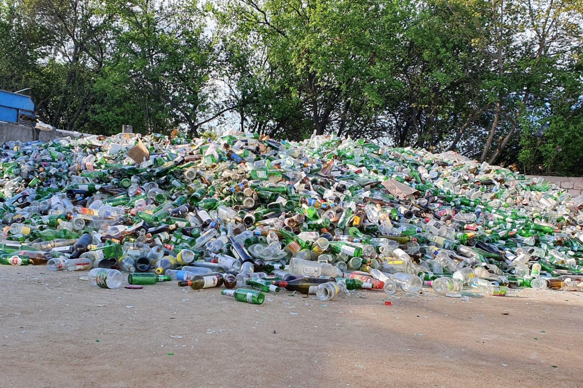 A szelektív hulladékba mehet a befőttesüveg, de síküveget tilos odatenni