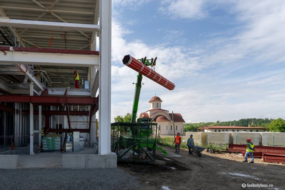 A munkálatok gyarapodnak, a repülőjáratok fogyatkoznak