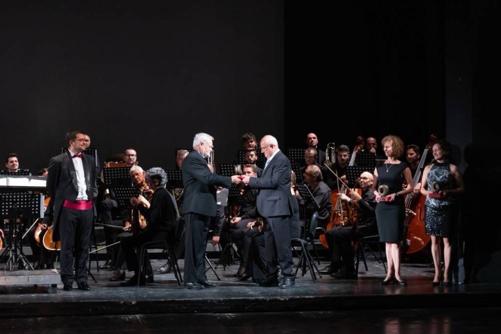 Művészeit és férfifőszabóját is díjazta a Kolozsvári Magyar Opera