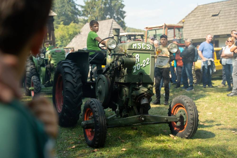 Zúgtak, zörögtek, burrogtak a veterán gépek