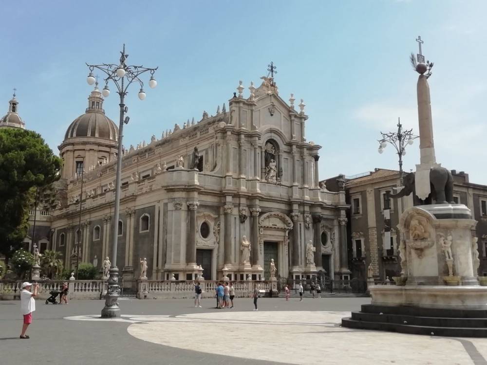 Catania: olasz lazaság, káosz és kiváló strand