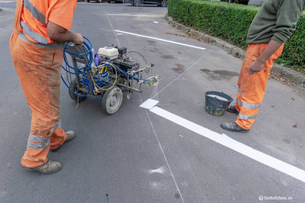 Útburkolati jeleket festenek Gyergyószentmiklóson