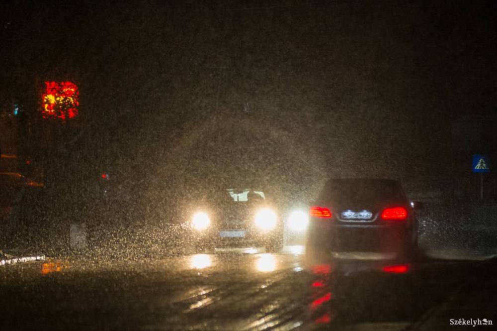 Óvatosságra int a rendőrség, ha útra indulunk a közelgő rossz időben