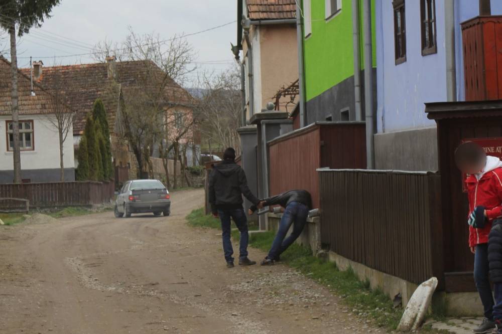 Akár 500 lejbe kerülhet a közterületi nyilvános italozás