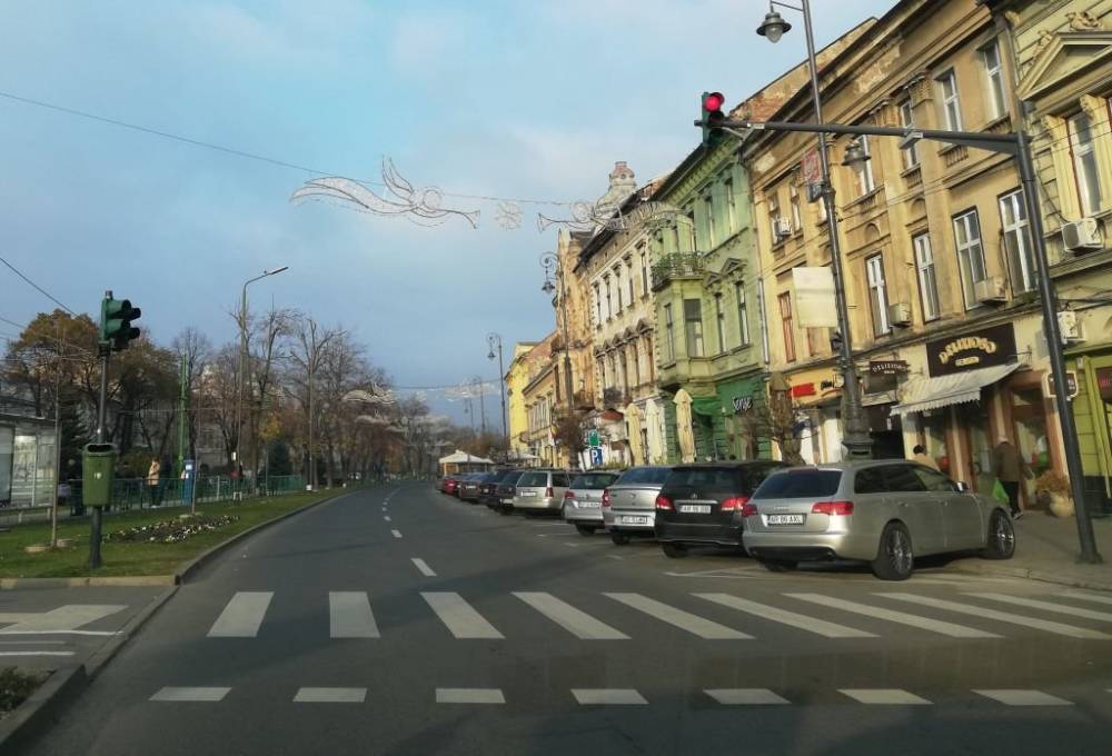 Módosul és drágul a parkolás a magyar határhoz közeli városban