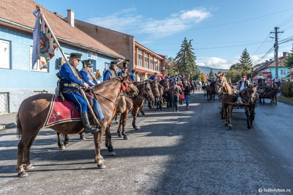 Ismét hadba vonulnak a szentegyházi huszárok, idén Potápi Árpád János is részt vesz az Őszi Hadjáraton