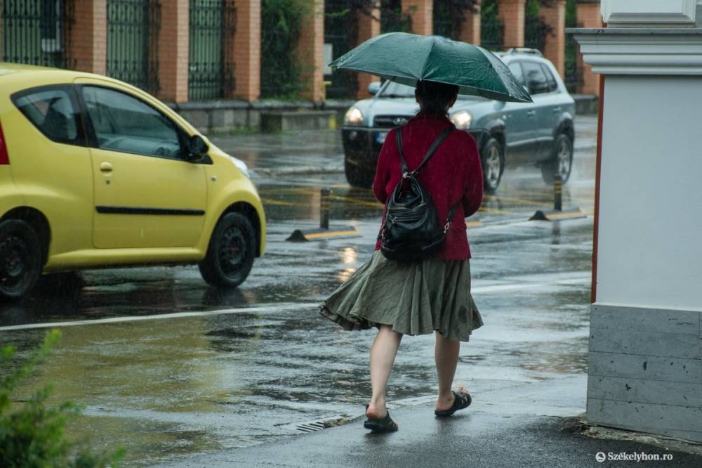 Több erdélyi megyében is sok esőre kell számítani