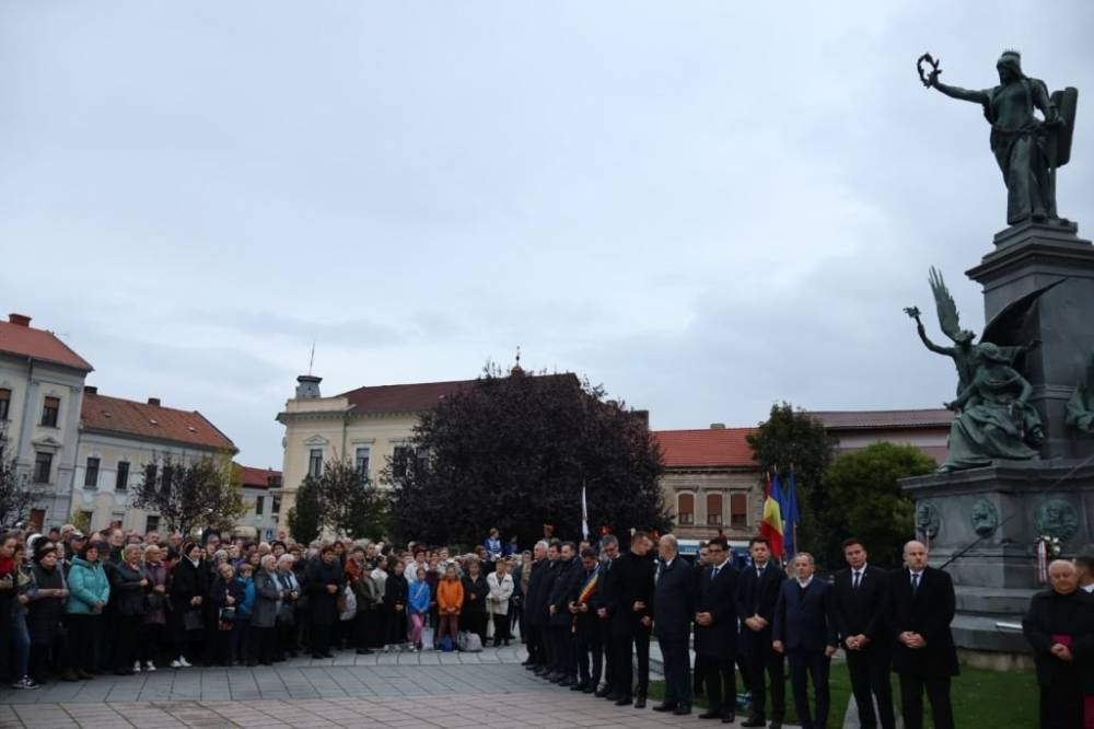 Október 6. a nemzeti gyász mellett a nemzeti összefogás szimbóluma is