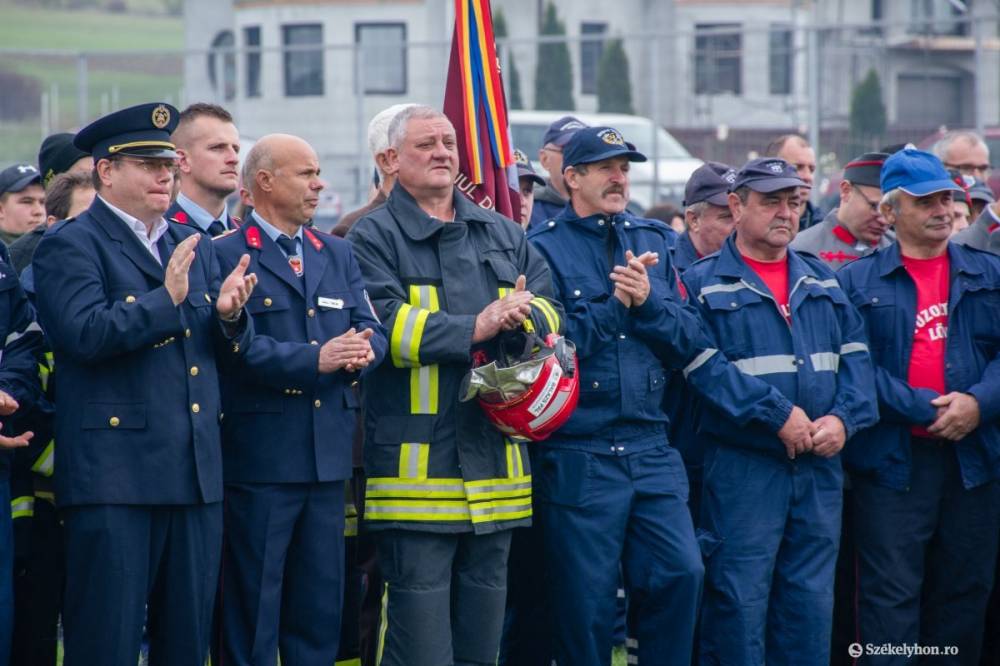 Több száz tűzoltó ünnepelt együtt Farkaslakán