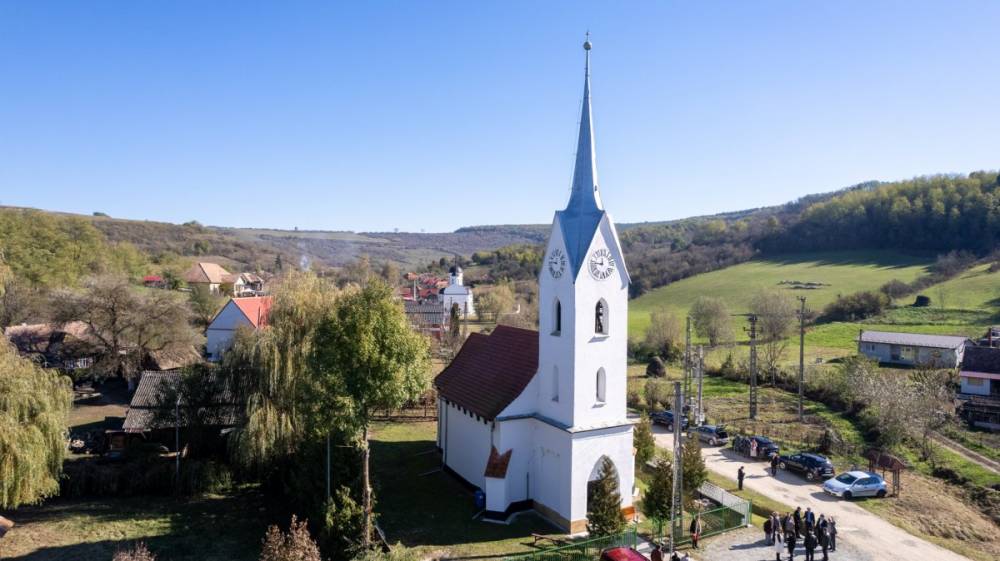 Erdélyi szórványgyülekezet temploma újult meg a magyar kormány támogatásával