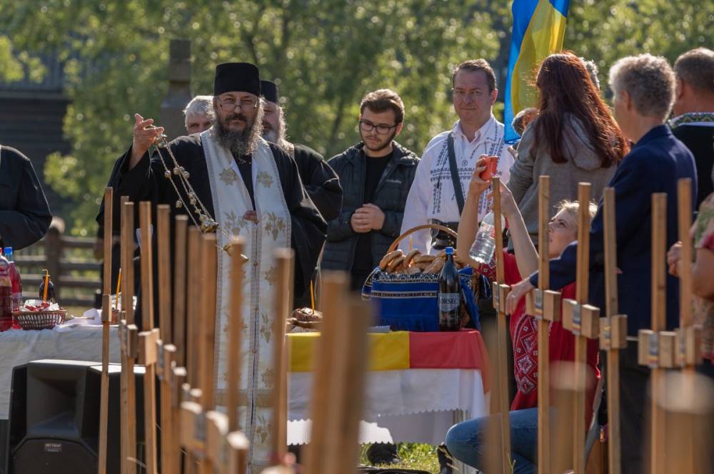 A magyarokat vádolva a román hősökre akarnak emlékezni Tîrnoveanuék az úzvölgyi katonatemetőben