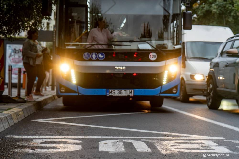 Drágításokra készülnek Marosvásárhelyen, több mint a duplájára emelkedhet a buszjegy ára