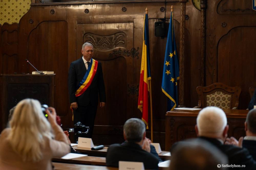 Nehezebb dolga lesz a harmadik mandátumát kezdő Péter Ferenc tanácselnöknek