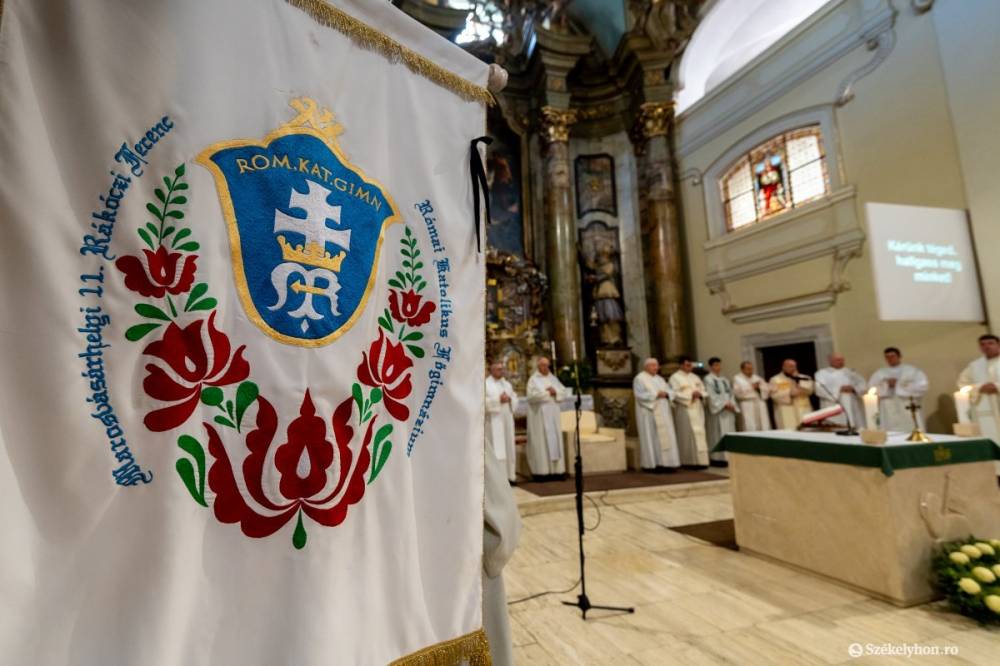 „Valahányszor elmentünk az iskola mellett, mindig mondtunk egy Miatyánkot a feltámadásáért”