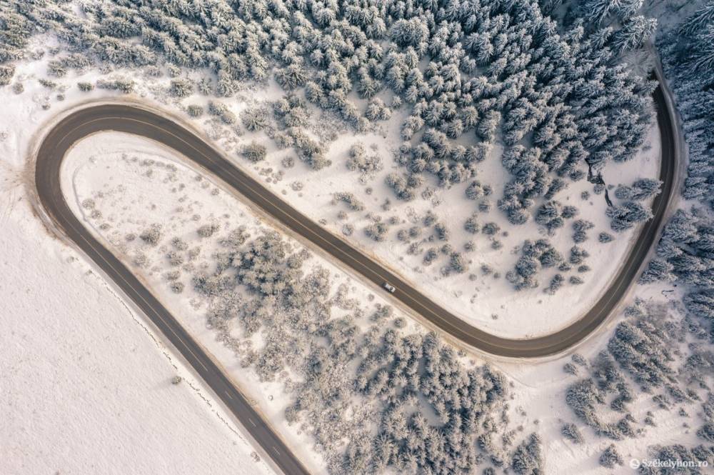 Útlezárás várható a Nyerges-tetőn egy teherautó kiemelése miatt
