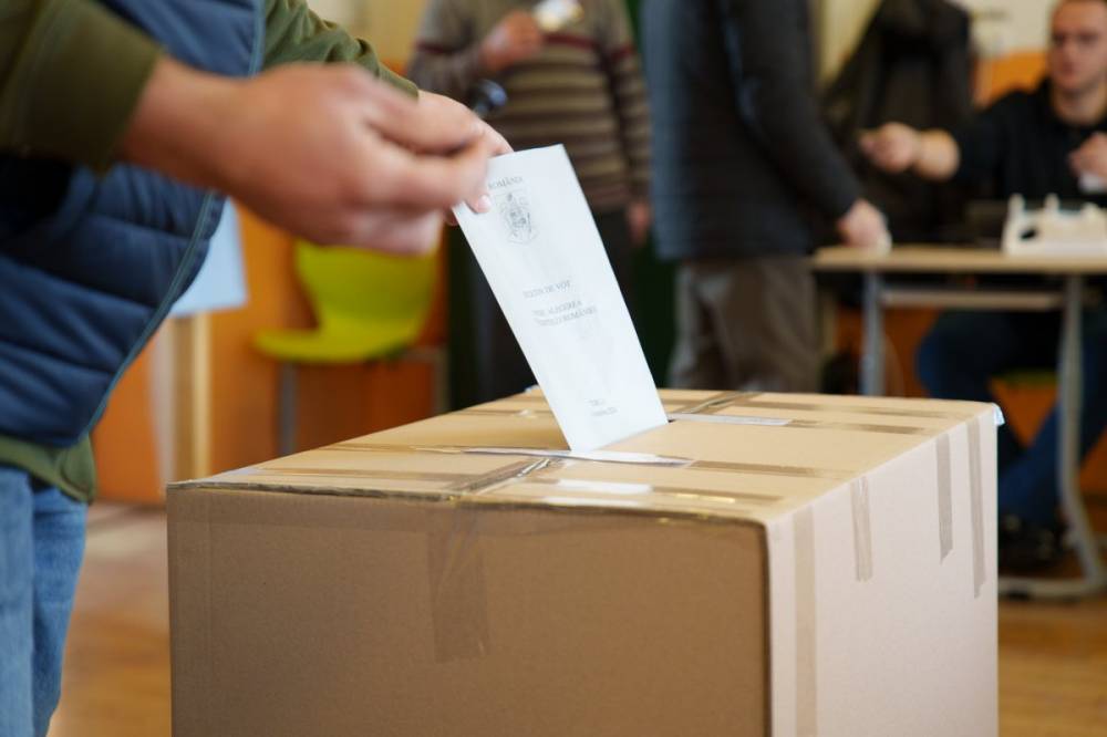 Vasárnap ismét a választani várnak, ezúttal két szavazólappal