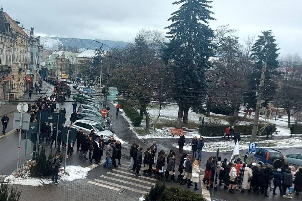 Búcsús üzenet: ne csak évente egy nap vegyük fel a mikulásjelmezt