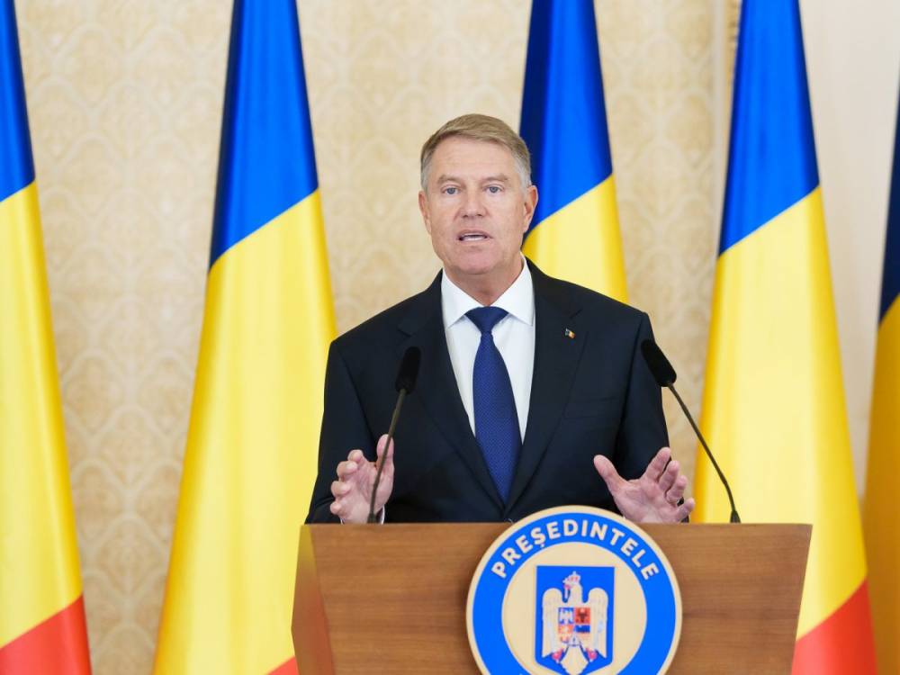 Az utódja beiktatásáig hivatalban marad Klaus Iohannis