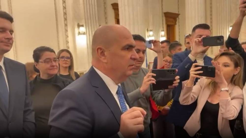 Bolojan bejelentette, a szenátus alkalmazottainak száma 796-ról 618-ra csökken, lett is cirkusz belőle