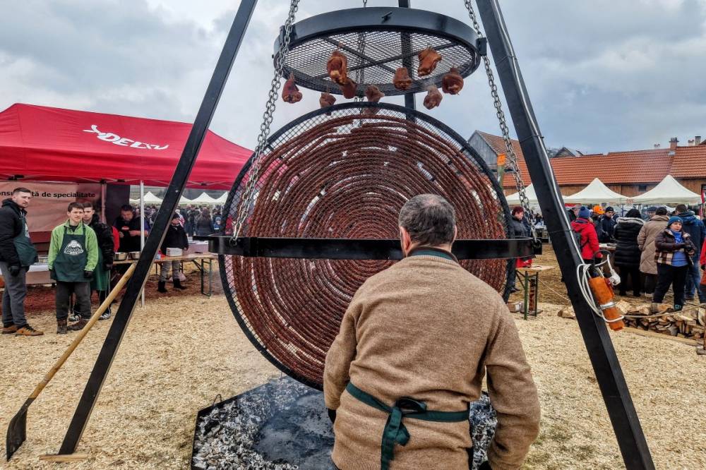 Százötven méteres kolbászt készítettek Csíkszentmiklóson