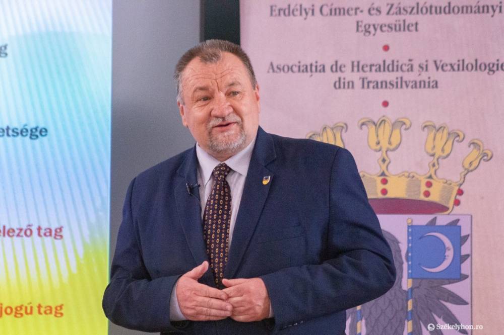 Előadás a székelyföldi történelmi címerekről Csíkszeredában