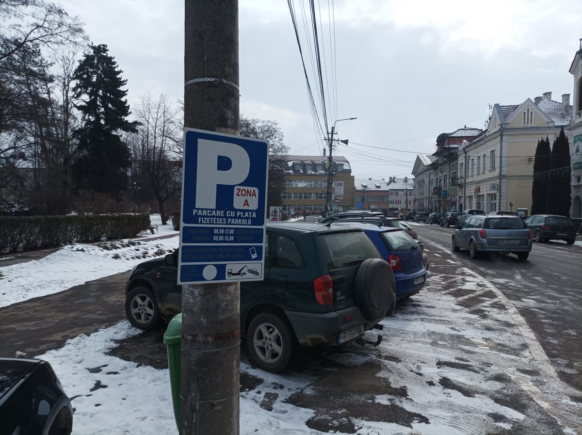 Mondják el véleményüket Gyergyószentmiklós új parkolási szabályzatáról