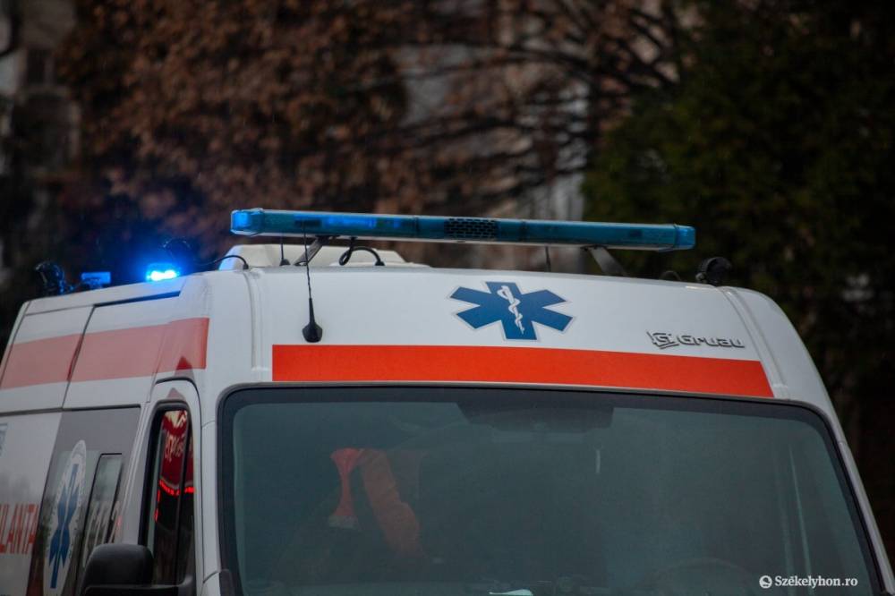 Árokba borult autójával a Gyilkos-tónál