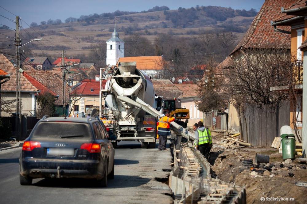 Az útépítők számára véget ért a tél: folytatják a megyei út felújítását