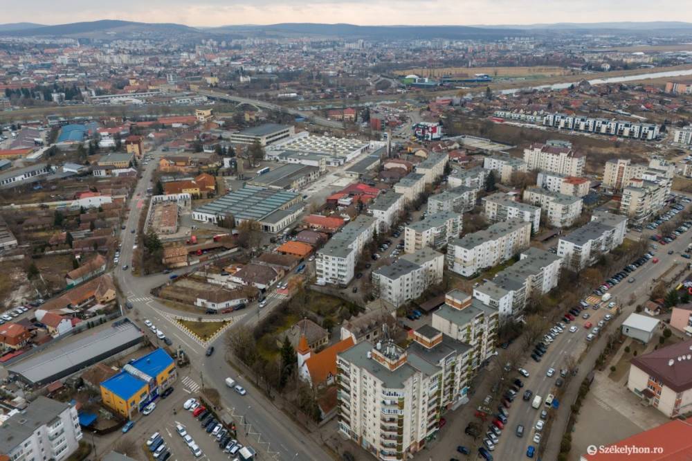 Kaotikus lakóhelyen tennének rendet, de még erről is vita van
