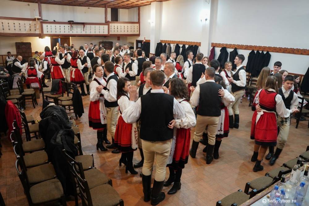 Húshagyókeddi bál Székelyszentléleken és Nyikómalomfalván: élő hagyomány évtizedek óta