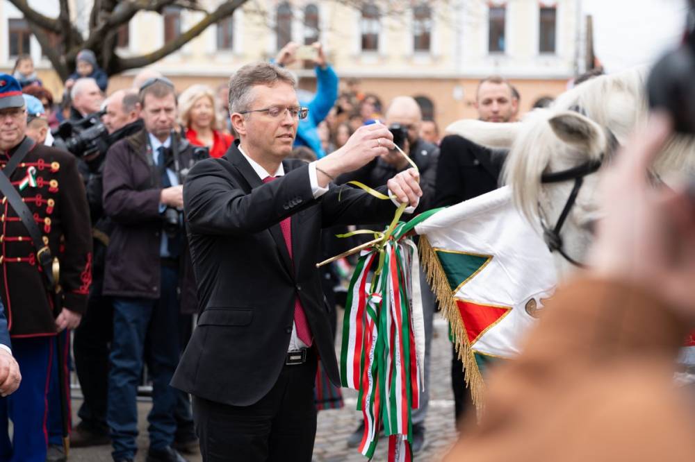 Hankó Balázs: nekünk ágyú meg harang is kell
