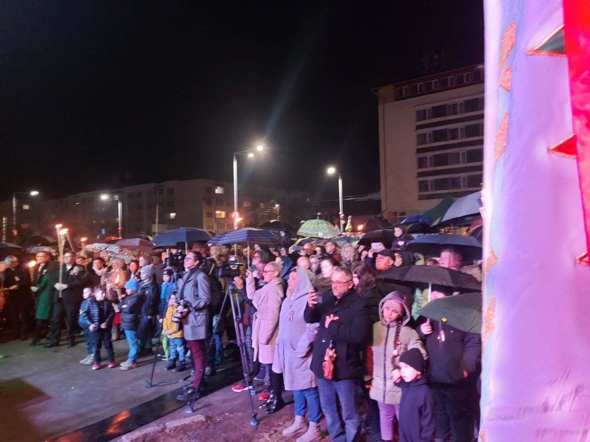 Ötszáz kokárda készült, örvendetes, hogy nem jutott mindenkinek