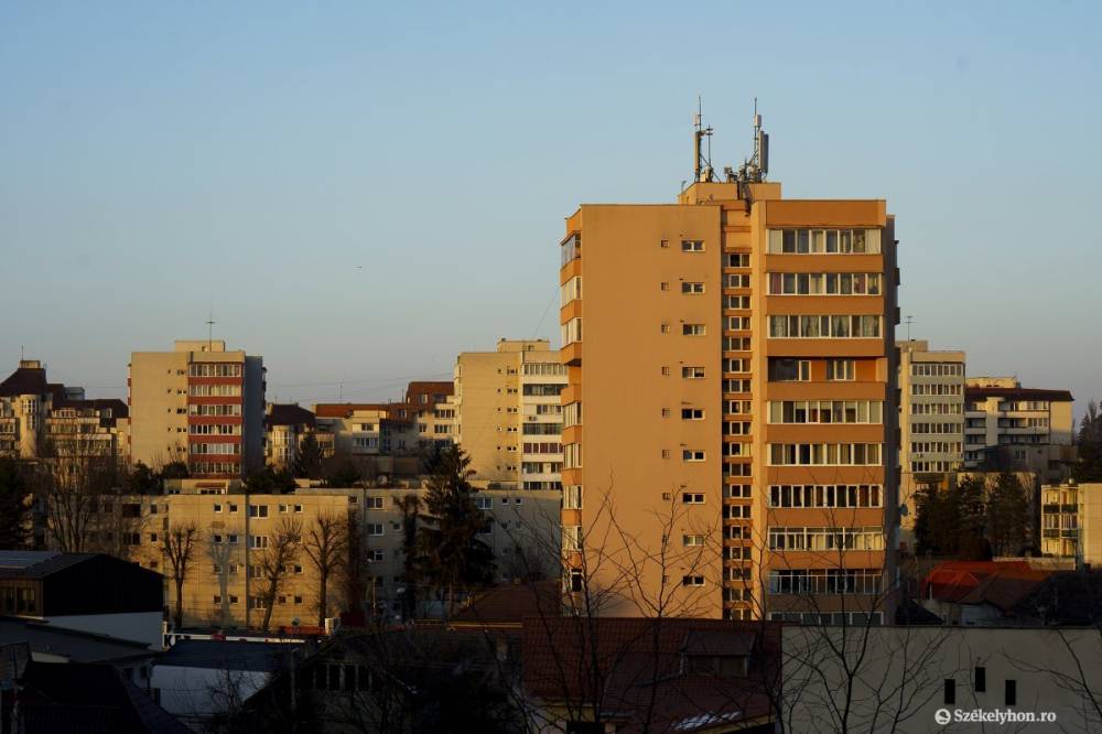 Házkutatásokat tartottak a lakótársulási sikkasztások ügyében