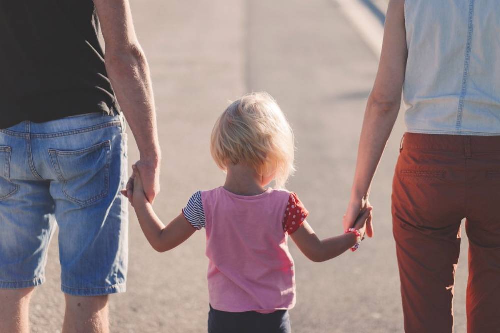 Parentifikált gyereksorsok – a felnőtt létre is kihat, ha egy gyermek szülőként kénytelen működni