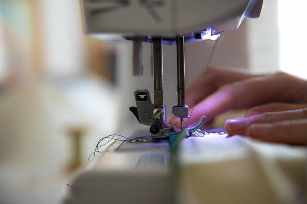 Pénteken kezdődik a tömeges leépítés a konfekcióiparban Székelyudvarhelyen