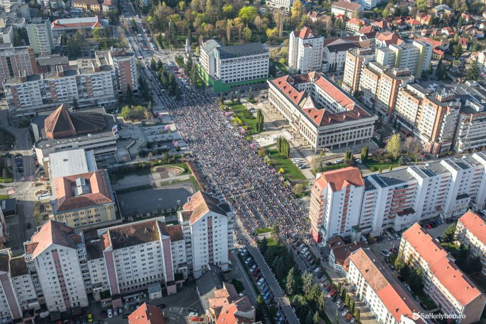 A Kárpát-medence legnagyobb ételszentelése fotókon
