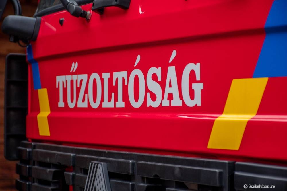 Melléképületek gyulladtak ki Kökösben