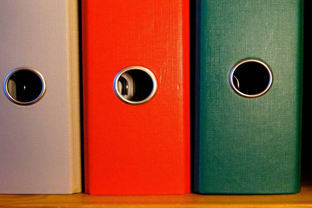 Dokumentumok ezreit kell ellenőriznie egy-egy prefektusi hivatalnak