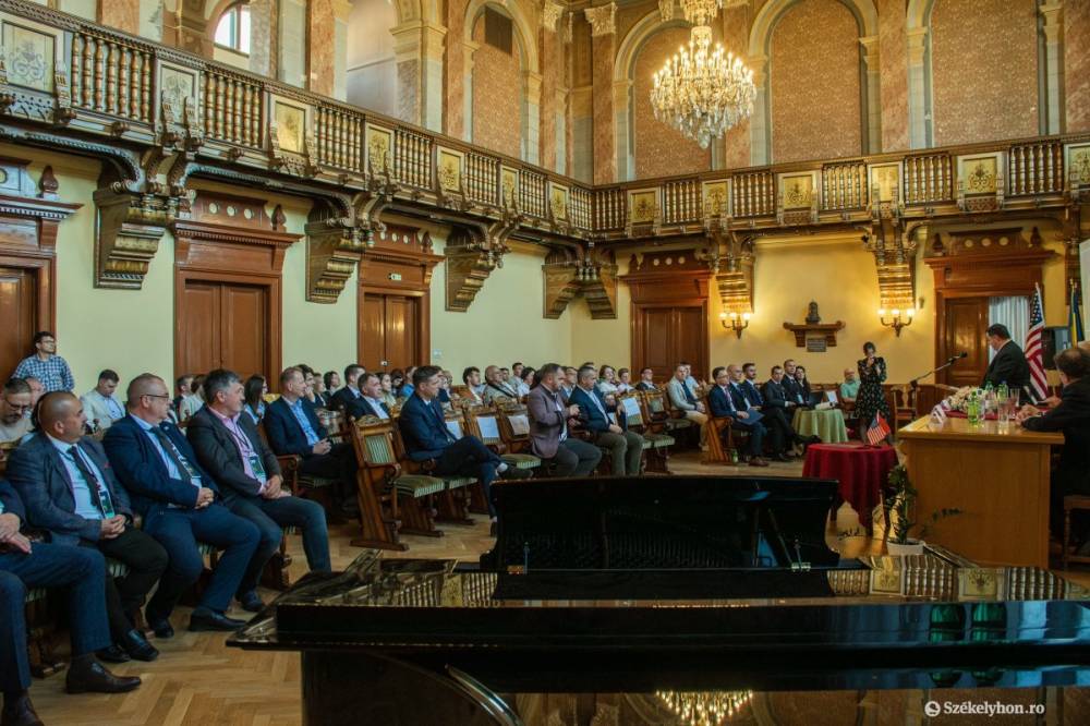 Hidakat építenek a nagyvilág és az erdélyi magyar orvostársadalom között