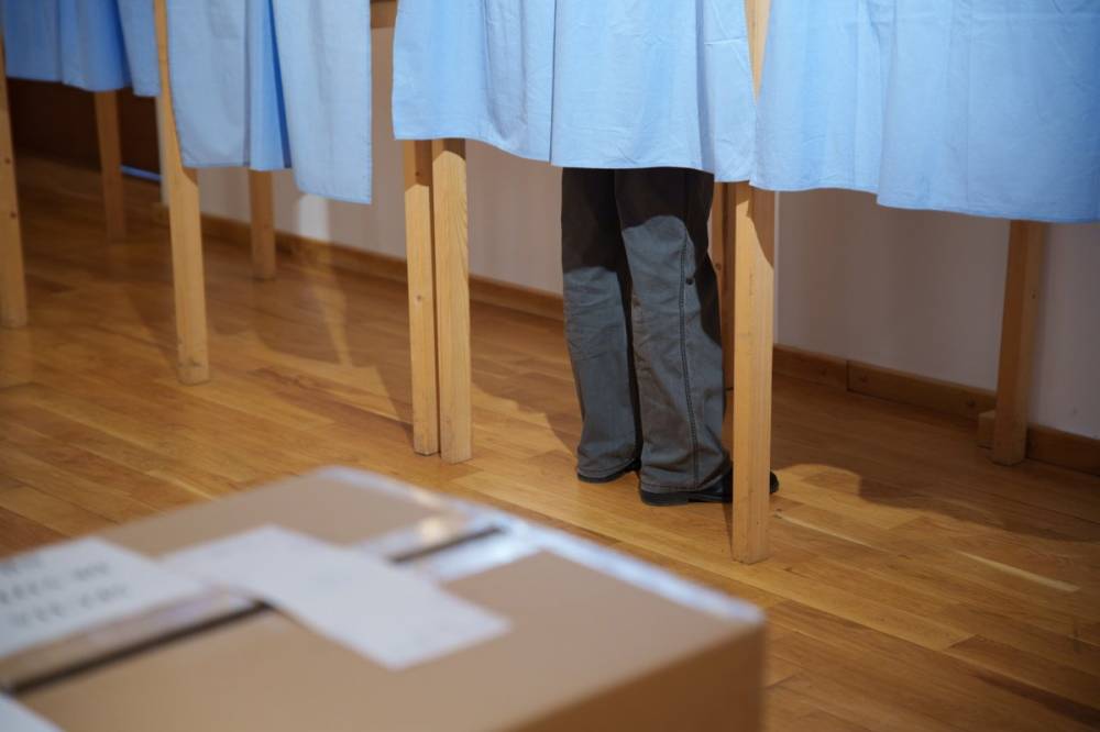 Volt, aki nem zavartatta magát és a szavazókörzetben is kampányolt
