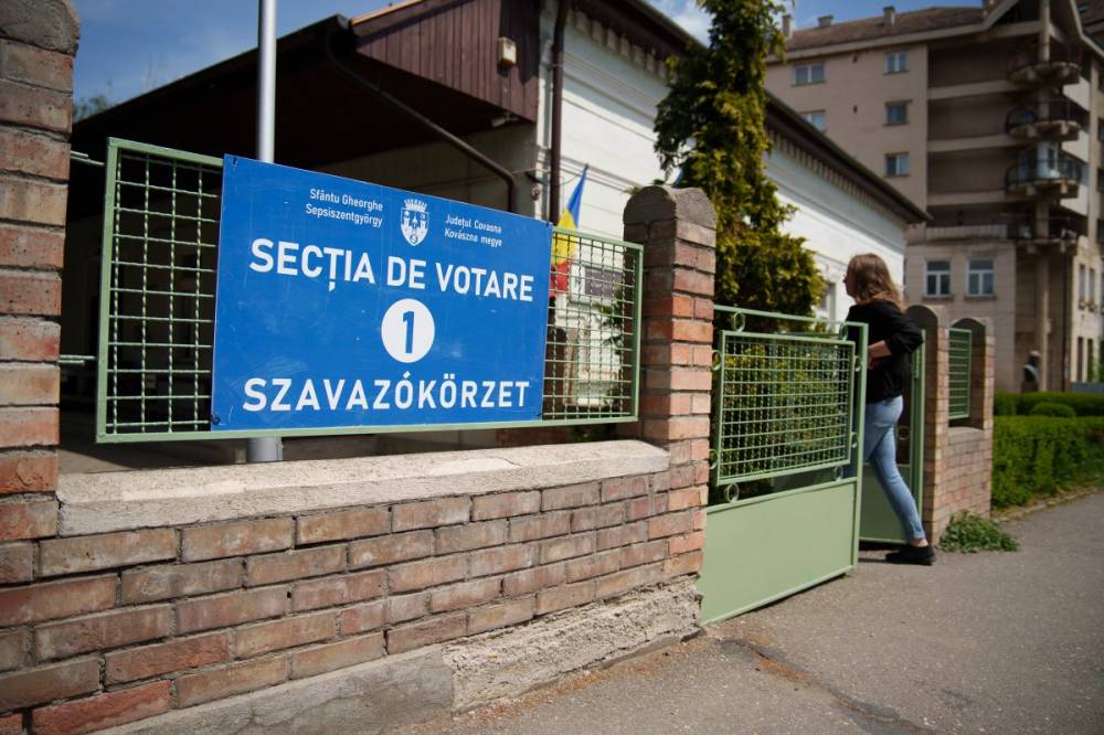 Szállingóznak a szavazók az államelnök-választásra Sepsiszentgyörgyön