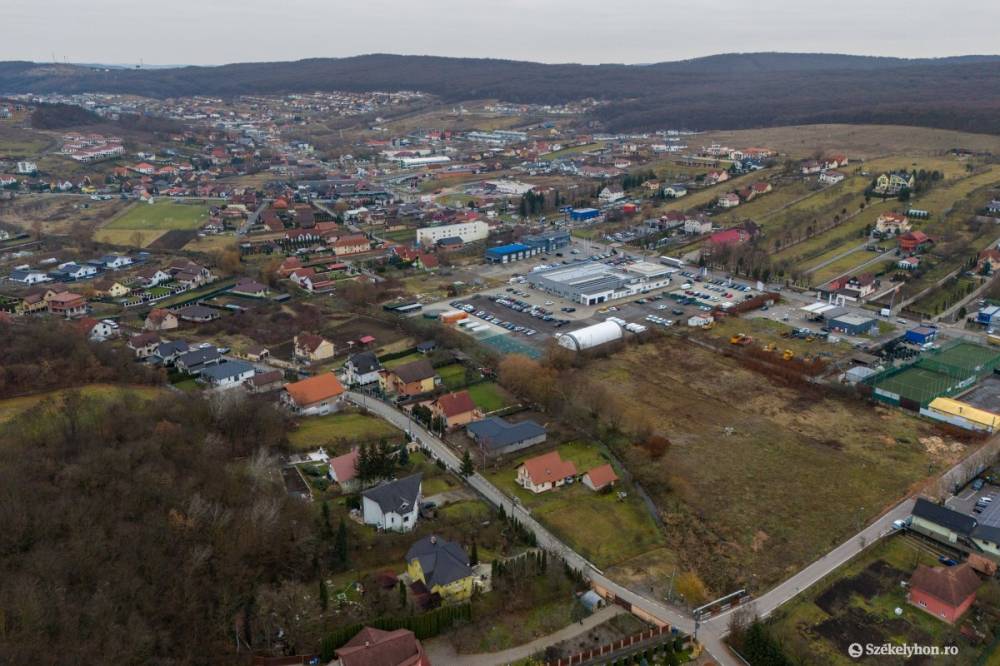 Koronkán dupla tétje van a választásnak