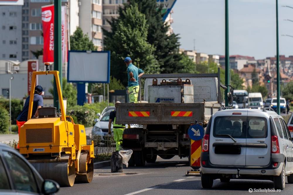 Módosítani fogják a már felfestett sávokat a marosvásárhelyi Dózsa György utcában