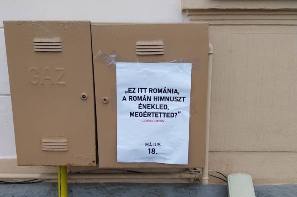 Fenyegető hangvételű plakátok Csíkszeredában
