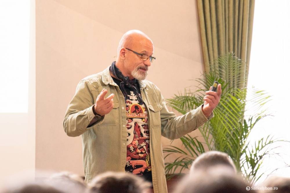 Zacher Gábor: a herbál nem bio, hanem halálos