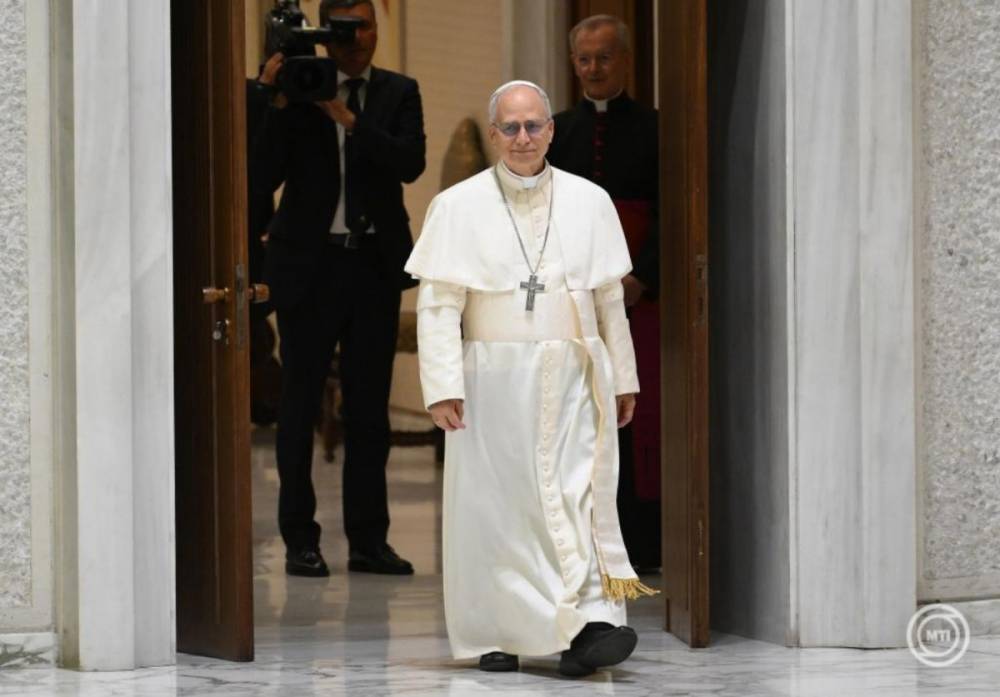 Amíg mi szavazunk addig a Vatikánban beiktatják XIV. Leó pápát