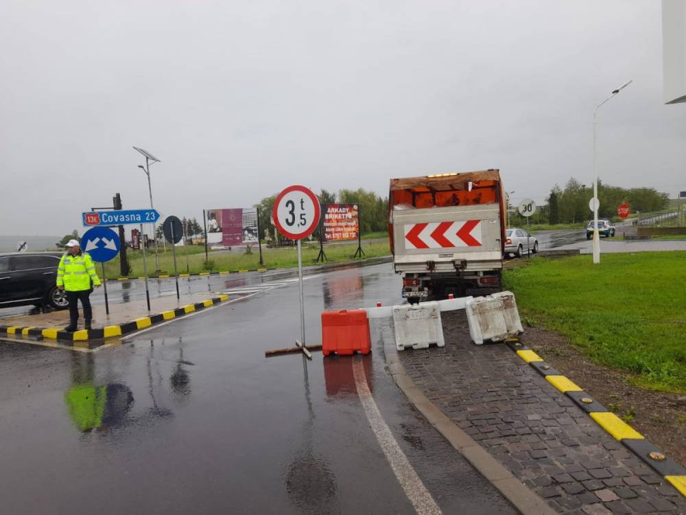 Egyre több utat kell lezárni Háromszéken